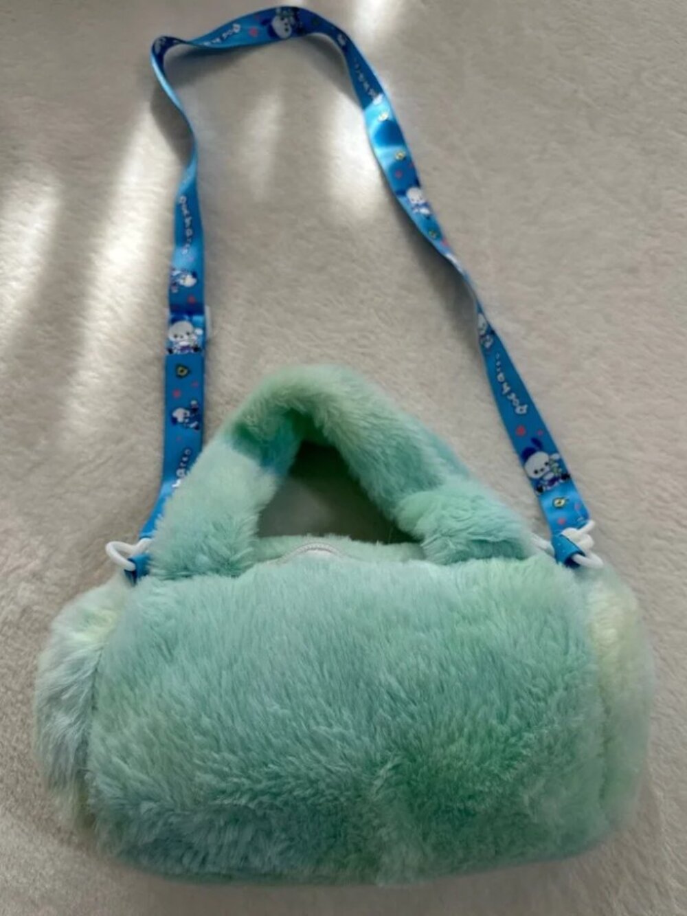 Sanrio Fuzzy Plush Pochacco Shoulder Bag/Crossbody Purse & Furry Bag Charm NWOT - Picture 5 of 6
